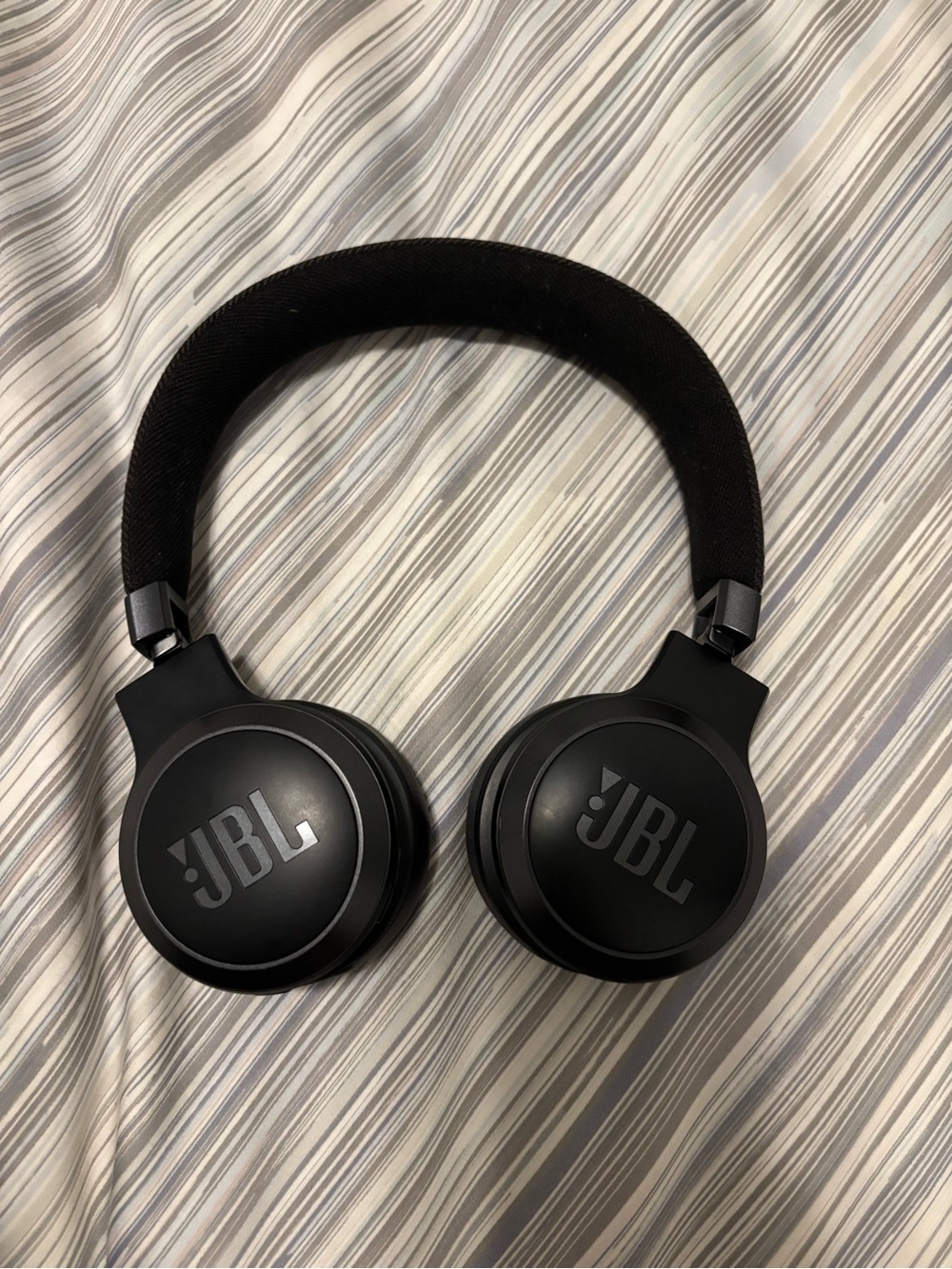 JBL Black 670NC Over-Ear Wireless Headphones